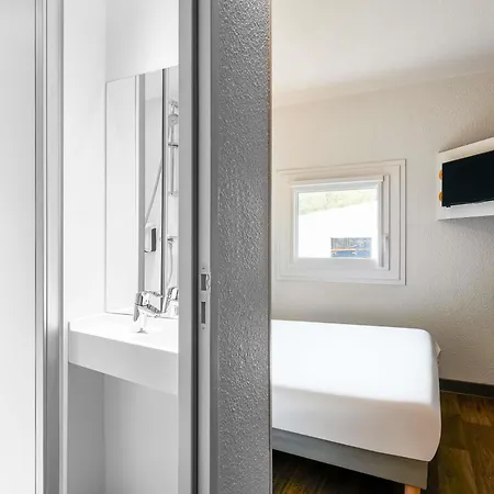 Hotel Hotelf1 Annemasse Renove *