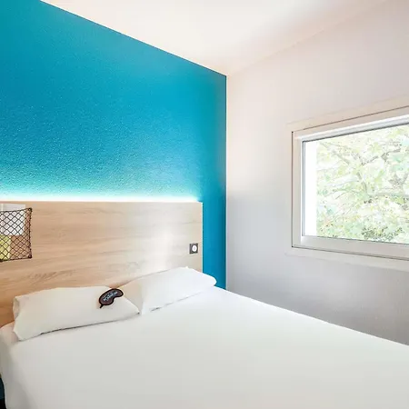 Hotelf1 Annemasse Renove Hotel