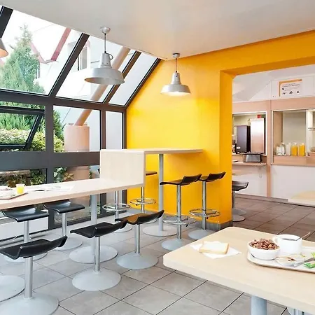 Hotelf1 Annemasse Renove ホテル *